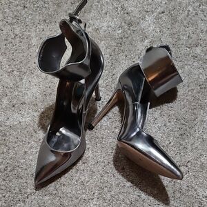 Gianvito Rossi Silver Metallic Stiletto Heels